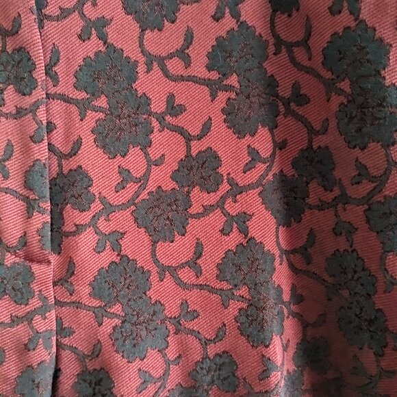 WHBM The Slim Ankle Pant - Red with Black Florals Sz 10 - Picture 5 of 9